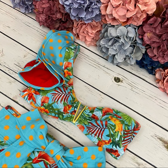 Retro Ruffled One Sleeve Tropical Bandeau High Waist Bikini - Picture 8 of 16